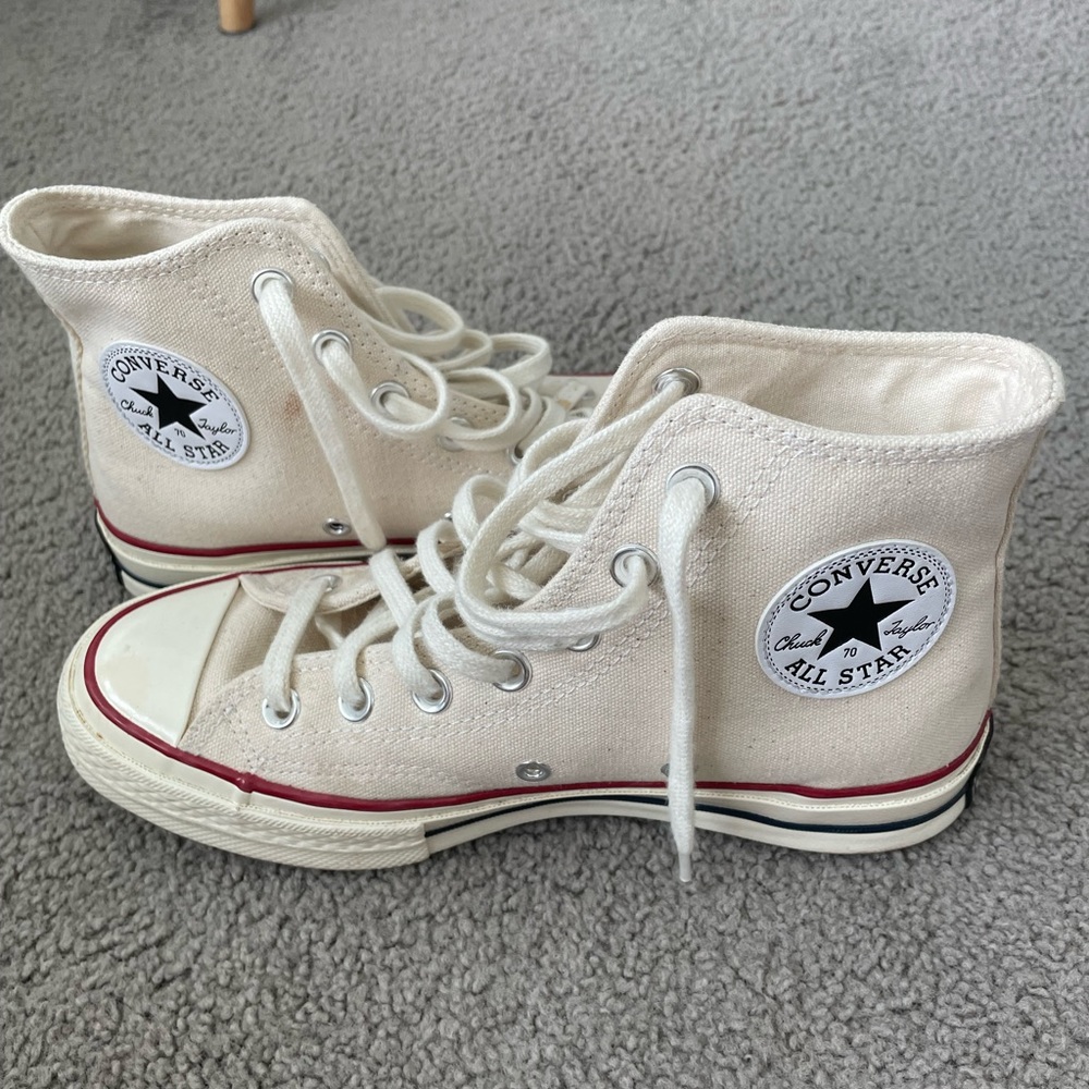 Cream converse chuck Taylor’s